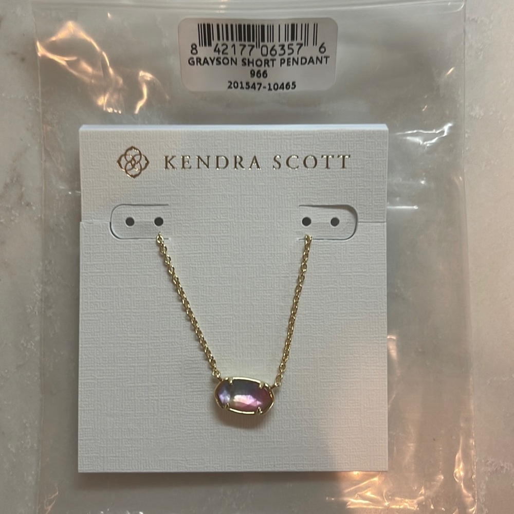 Kendra Scott necklace